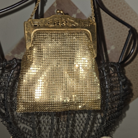 Elegant Gold Mesh Evening Bag - Picture 2 of 8